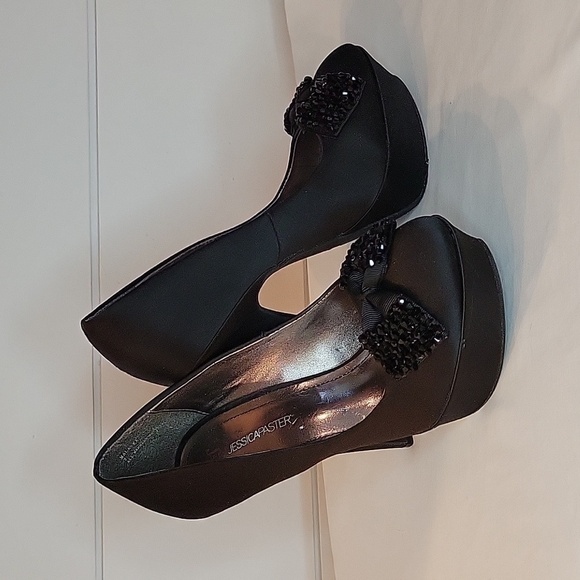 JUSTFAB Jessica Paster size 7 black platform heels with sequined bow - Picture 1 of 7